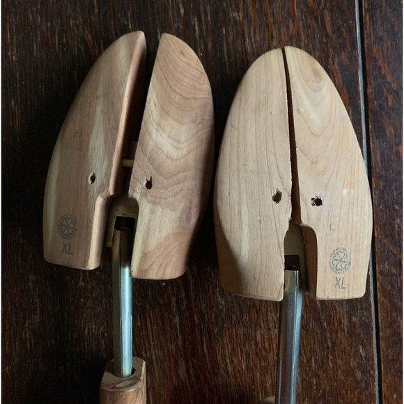 L.L. Bean Cedar Shoe Trees Stretchers Size XL - Picture 3 of 3